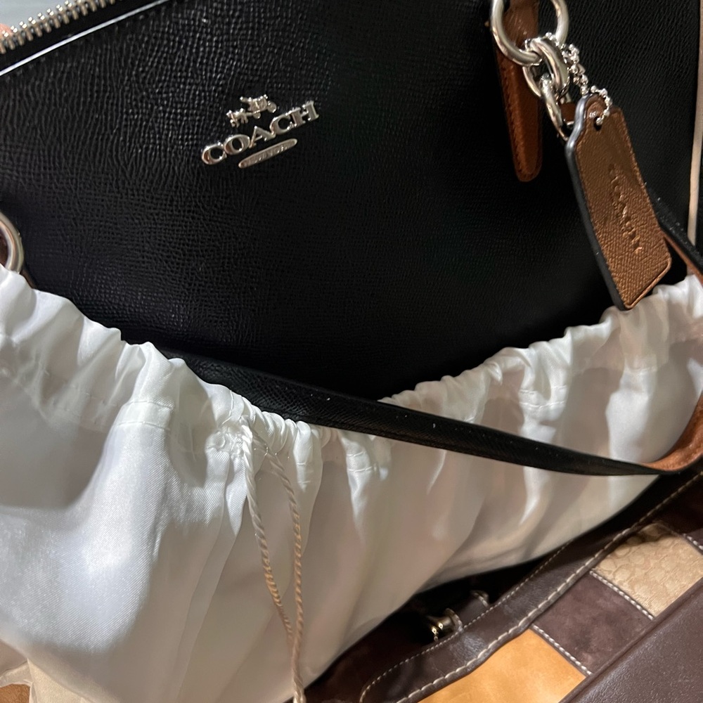 🖤Beautiful Coach Handbag🖤 - Picture 5 of 7